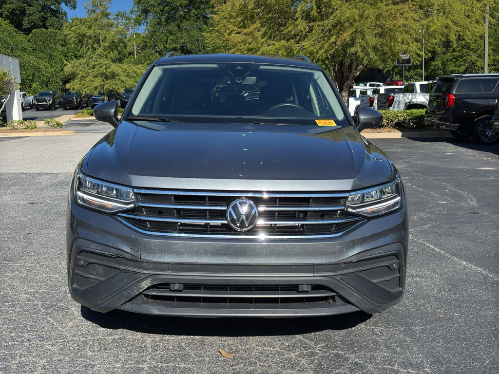Used 2024 Volkswagen Tiguan SE FWD image 3
