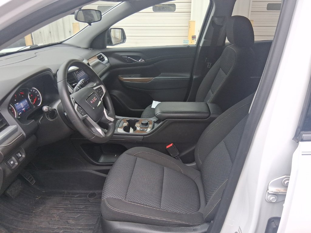 Used 2022 GMC Acadia SLE w/ Driver Convenience Package FWD image 11