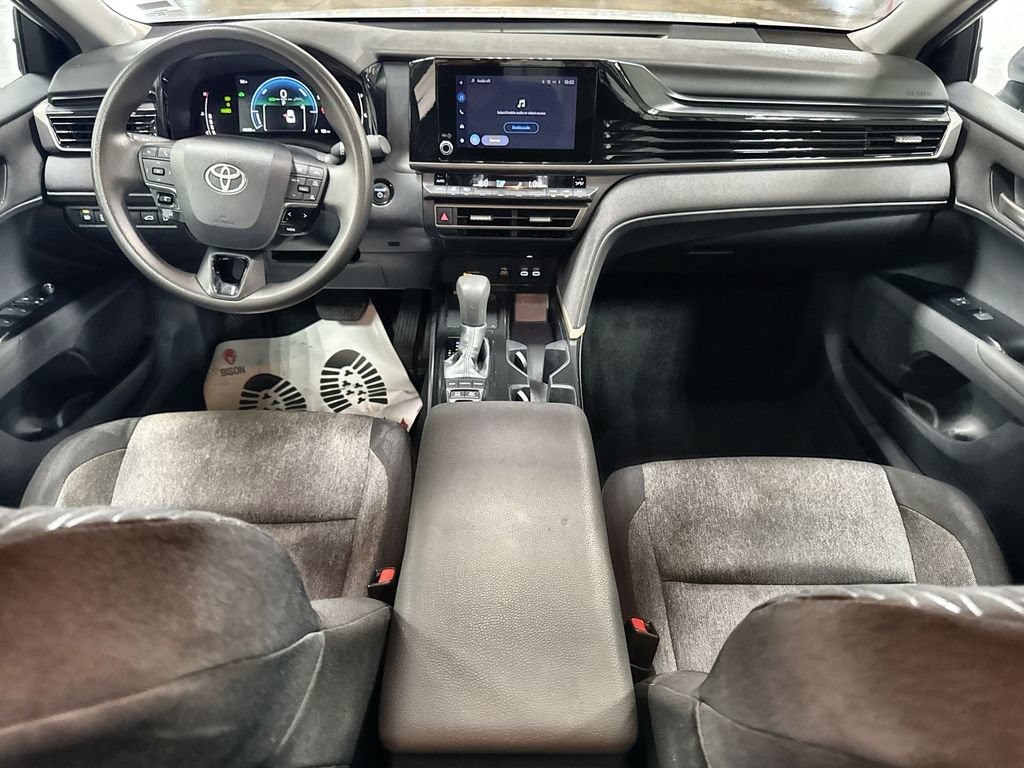 Used 2025 Toyota Camry LE FWD image 25