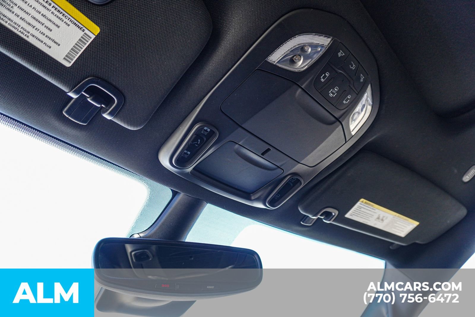 Used 2025 Chrysler Pacifica Limited image 39