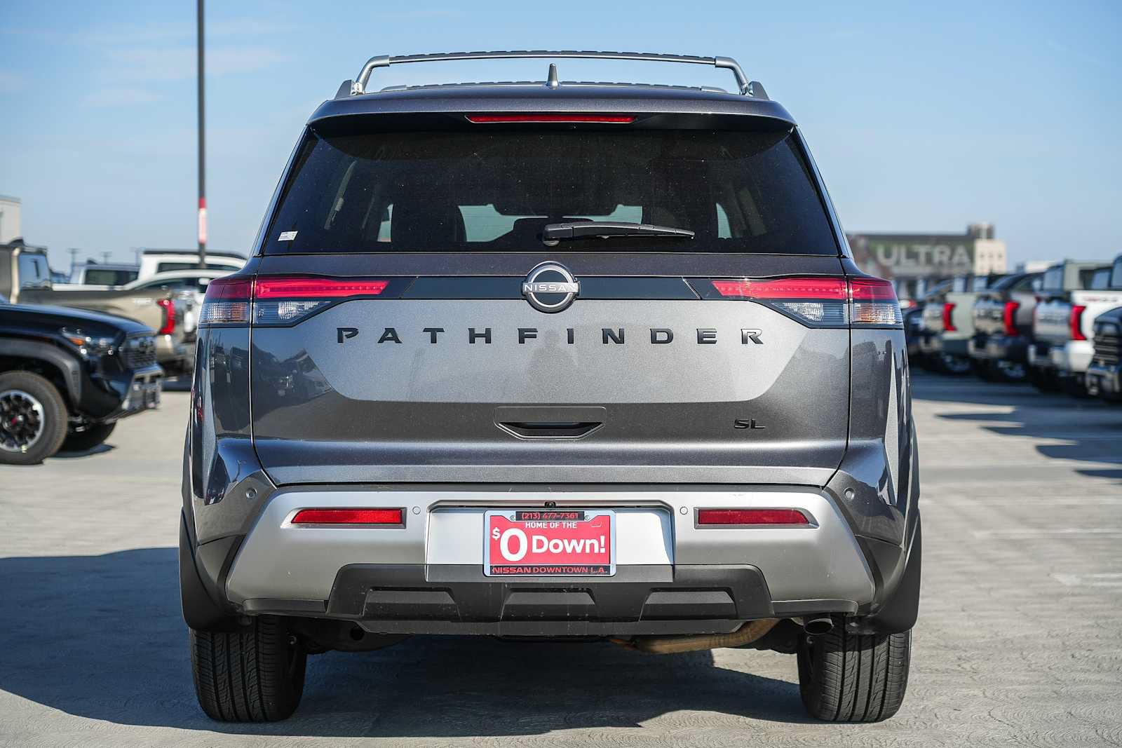 Used 2025 Nissan Pathfinder SL w/ Black Appearance Package FWD image 7