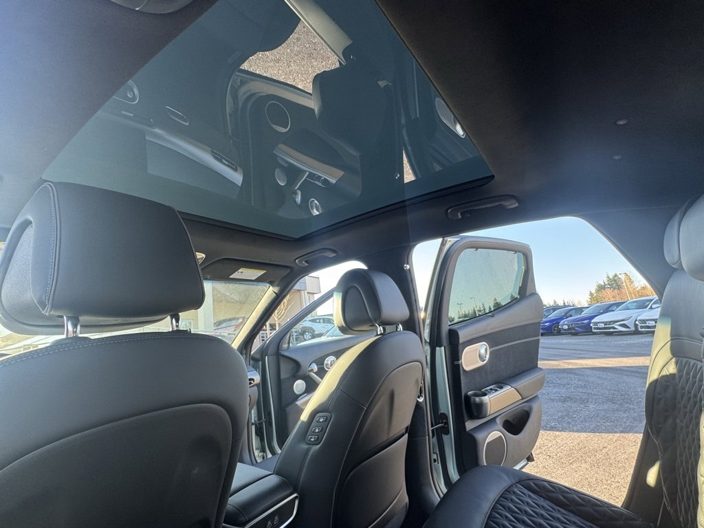 Used 2023 Genesis GV60 Performance image 17