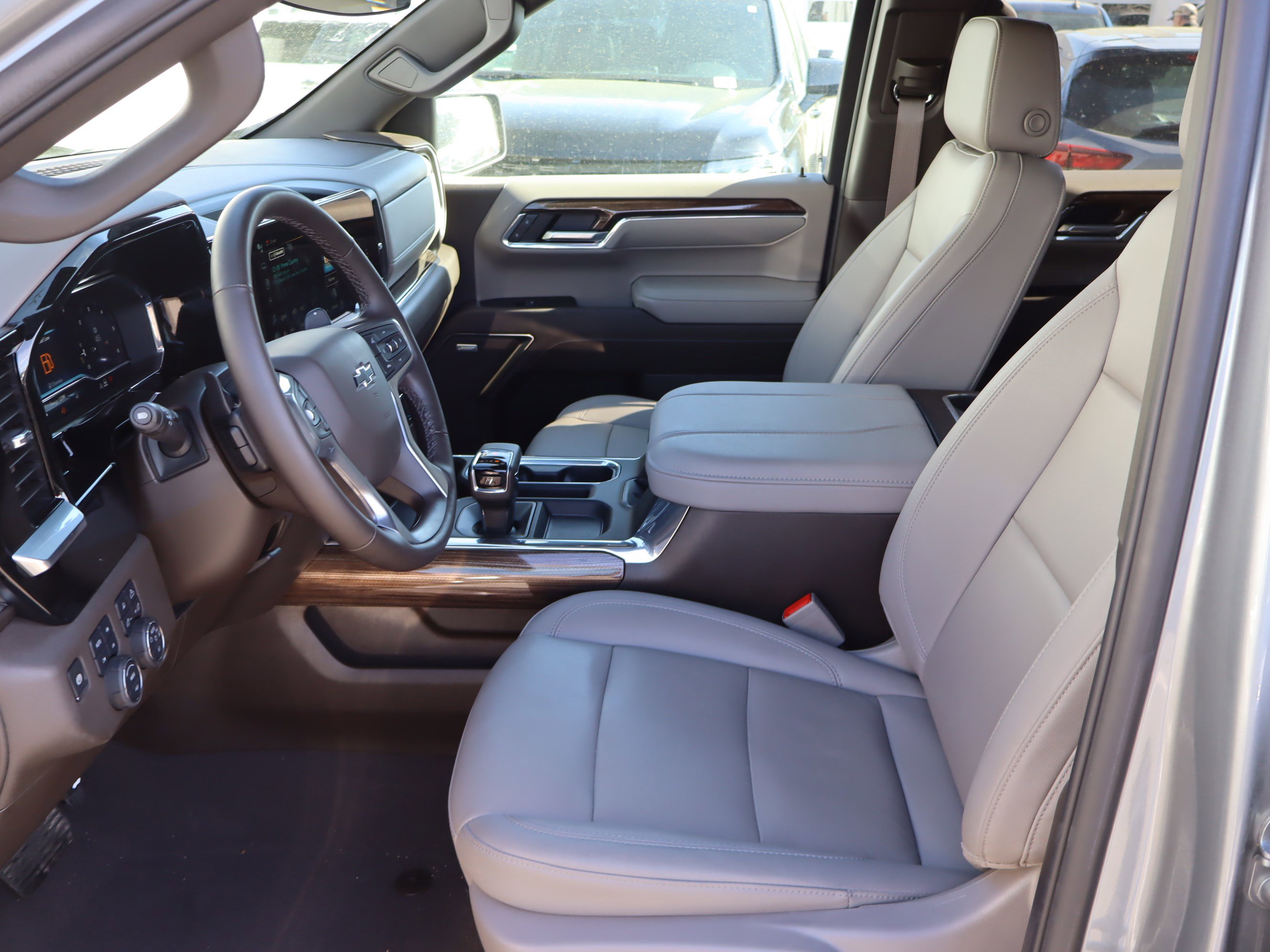 Used 2024 Chevrolet Silverado 1500 RST image 19