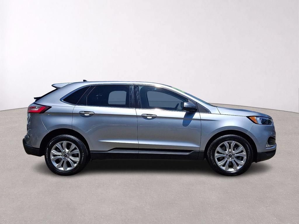 Used 2024 Ford Edge Titanium AWD/4WD image 9