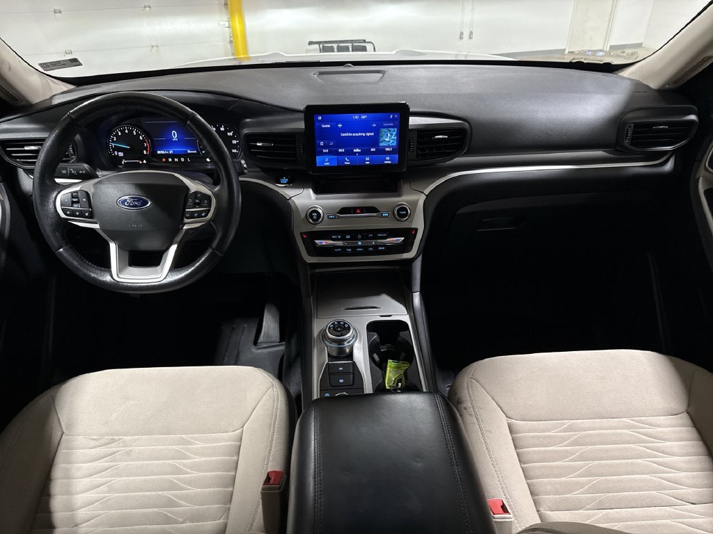 Used 2021 Ford Explorer XLT AWD/4WD image 10