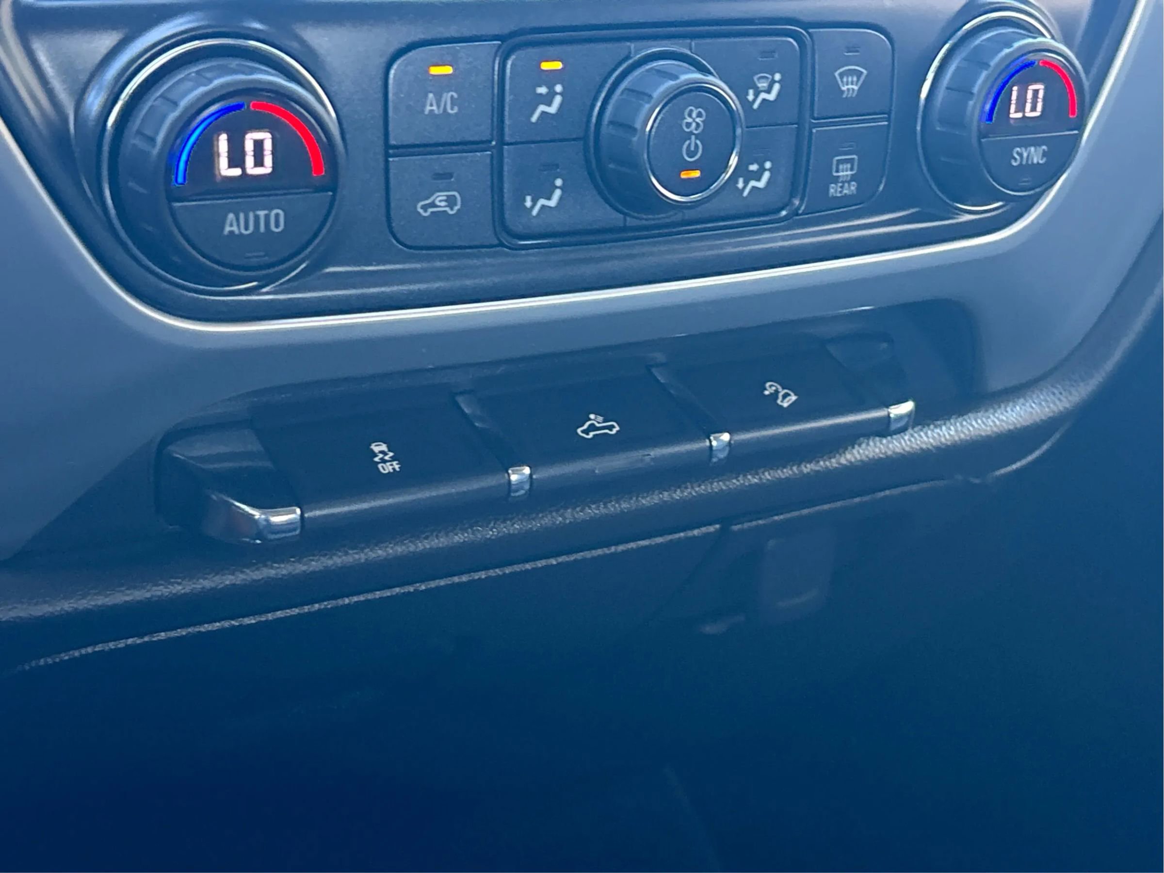 Used 2017 GMC Sierra 2500 SLE w/ HD SLE Preferred Plus Package image 37