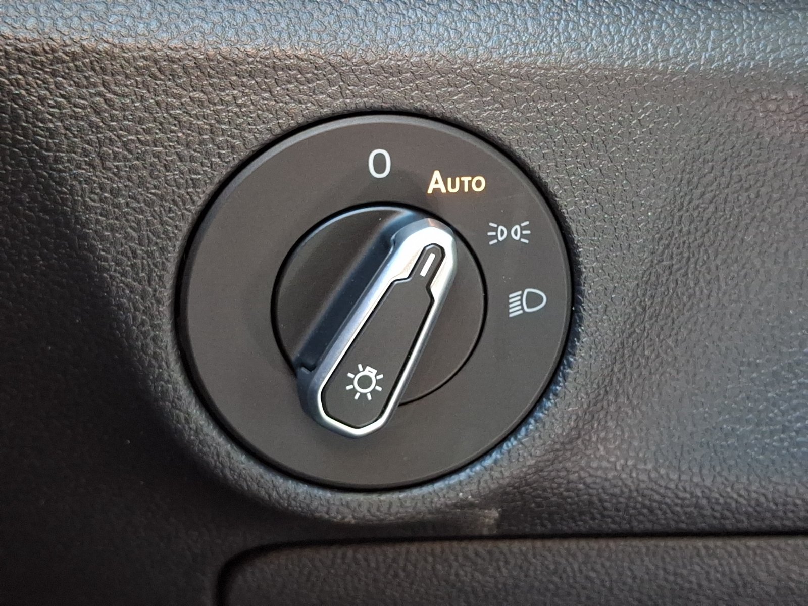 Certified 2022 Volkswagen Jetta Sport FWD image 24