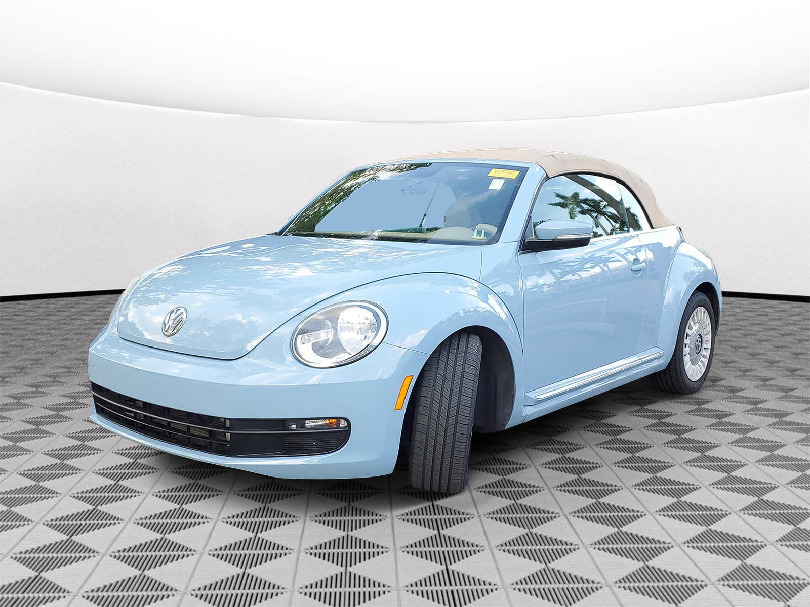 Used 2015 Volkswagen Beetle 1.8T FWD image 3