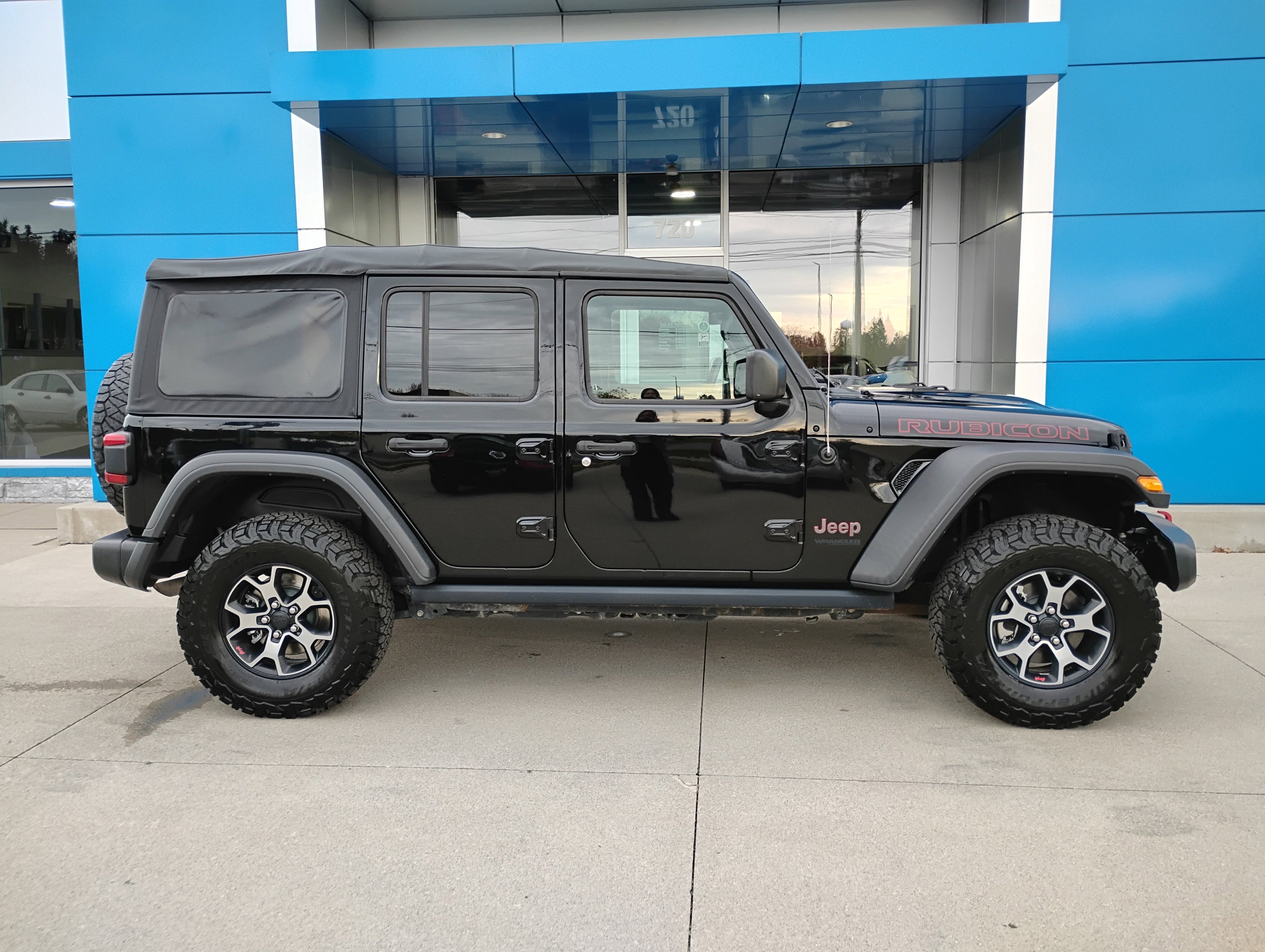 Used 2018 Jeep Wrangler Unlimited Rubicon image 33