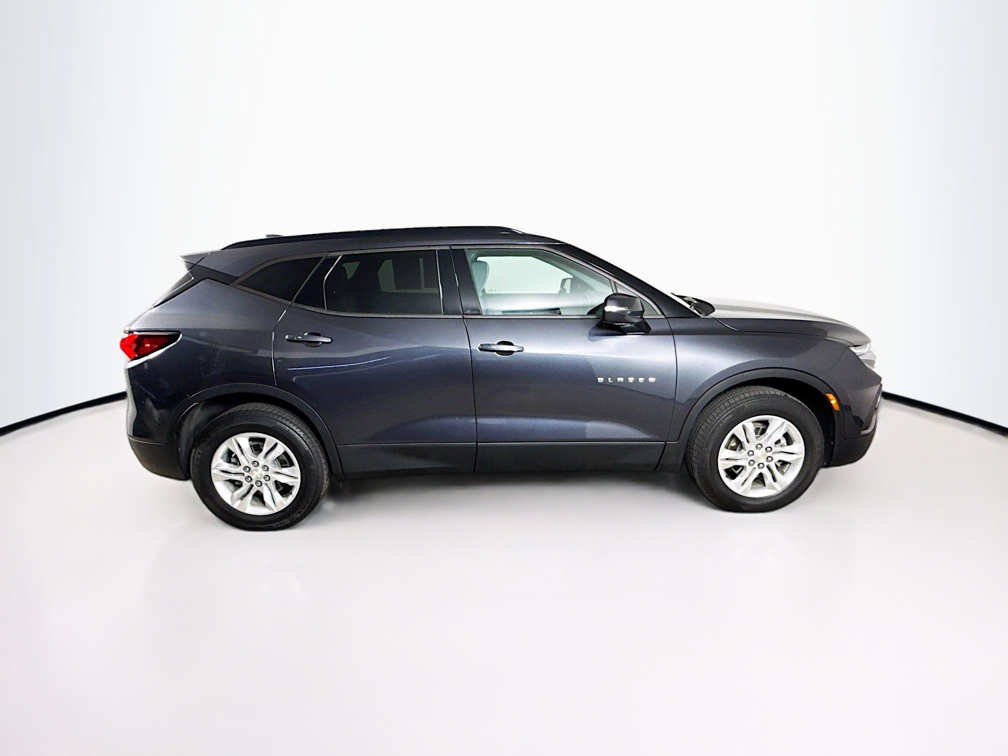 Used 2022 Chevrolet Blazer LT image 2