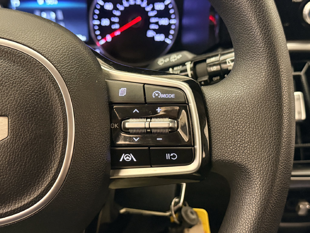Used 2022 Kia Sorento LX AWD/4WD image 30