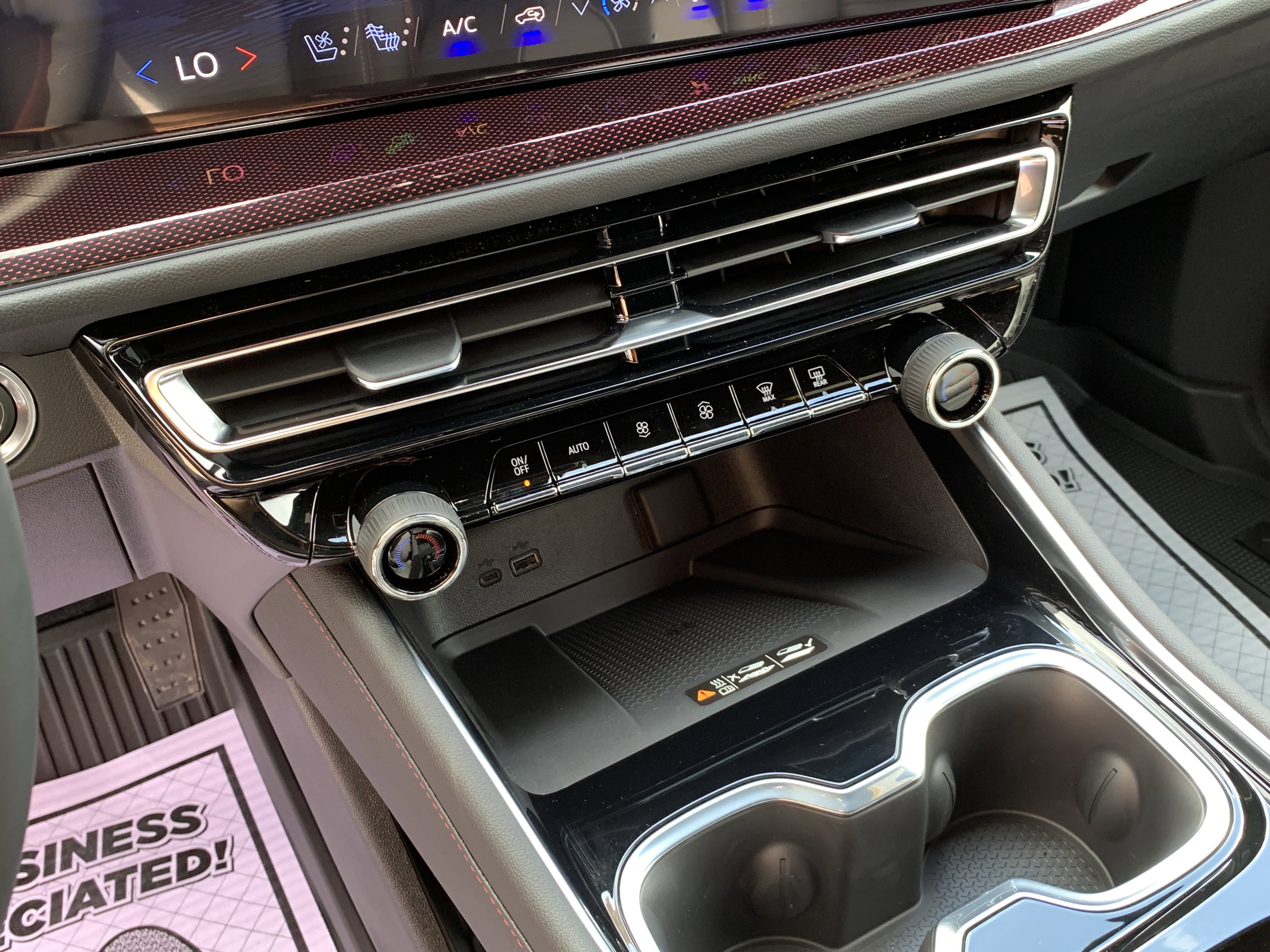 New 2026 Chevrolet Traverse RS w/ LPO, Floor Liner Package image 17