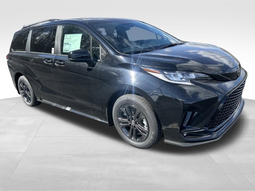New 2026 Toyota Sienna XSE image 7