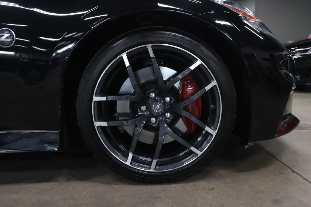 Used 2020 Nissan 370Z NISMO image 32