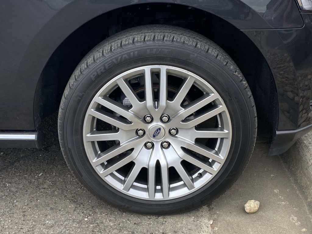 Used 2023 Ford Expedition Max Limited image 11