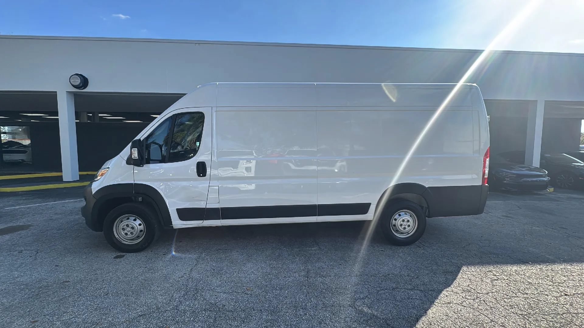 Used 2023 RAM ProMaster 3500 w/ Driver Convenience Group FWD image 4