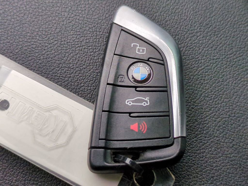 Used 2021 BMW 330i Sedan w/ Premium Package image 30