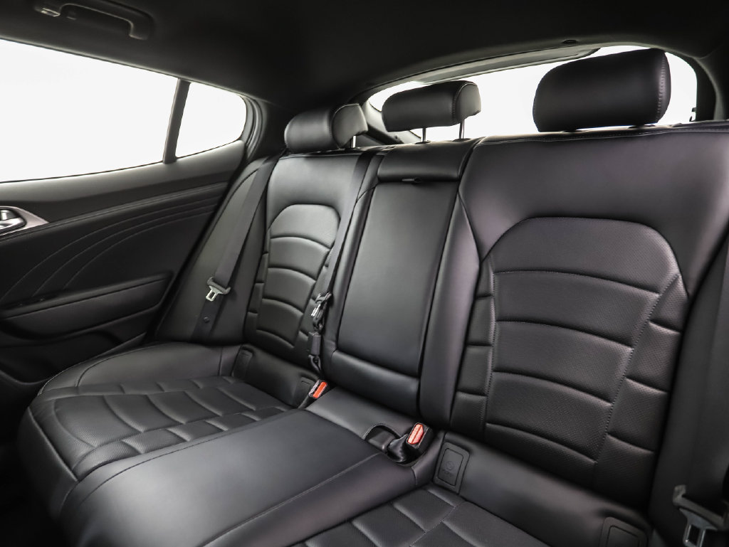 Used 2022 Kia Stinger GT2 AWD/4WD image 23