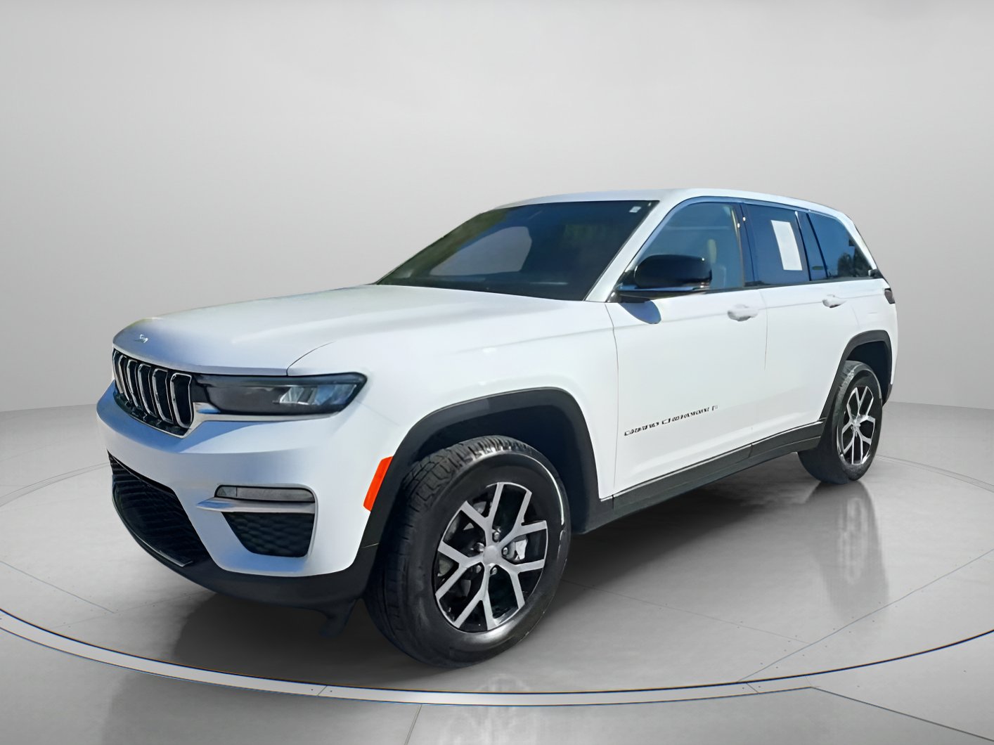 Used 2025 Jeep Grand Cherokee Limited w/ Trailer Tow Package image 12