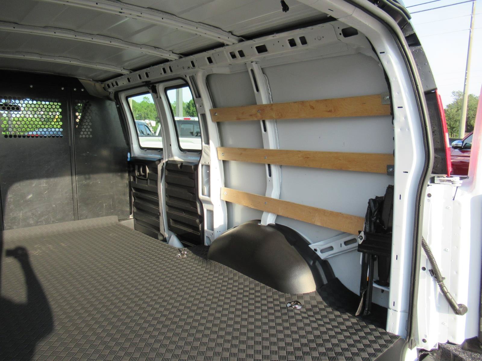 Used 2025 Chevrolet Express 2500 w/ Driver Convenience Package RWD image 18