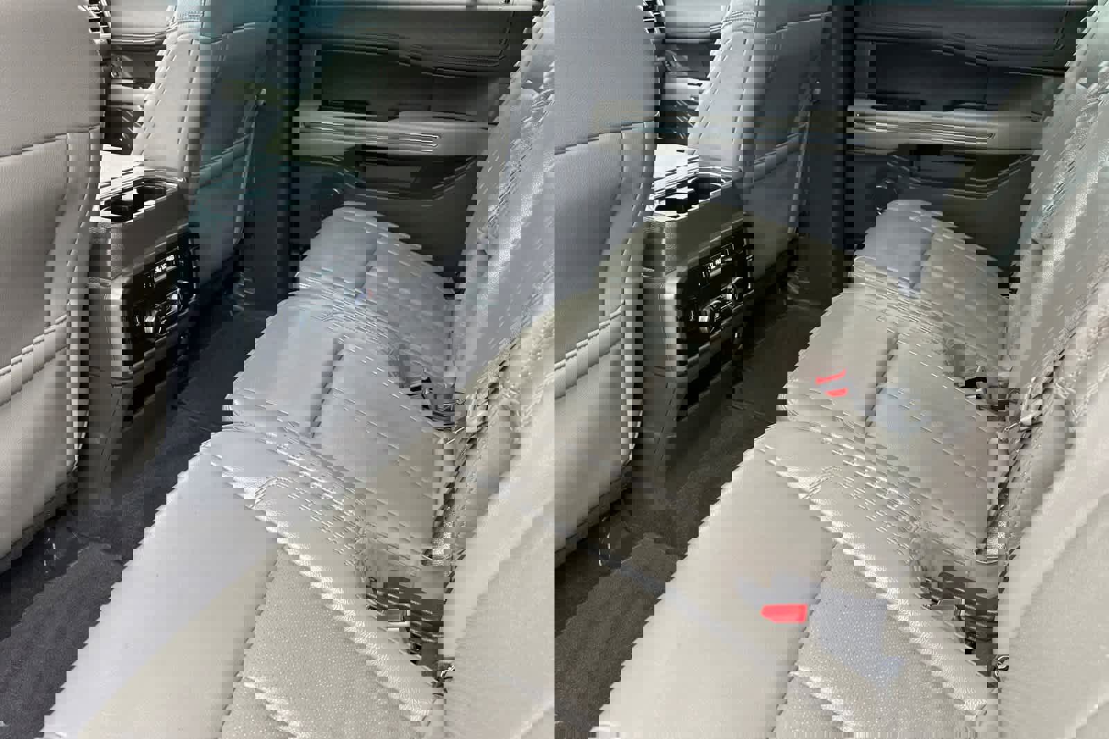 Used 2020 Ford Expedition Max XLT w/ Equipment Group 202A image 4