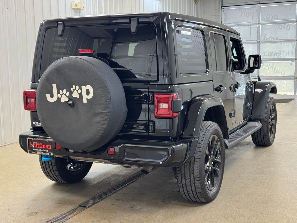 Used 2021 Jeep Wrangler Unlimited Sahara image 5