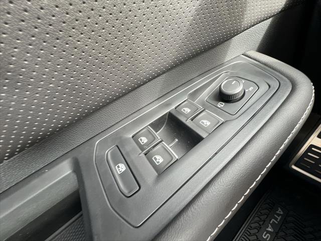 New 2025 Volkswagen Atlas Cross Sport SEL Premium R-Line image 13
