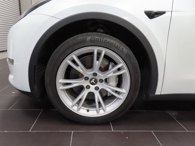 Used 2024 Tesla Model Y Long Range AWD/4WD image 13