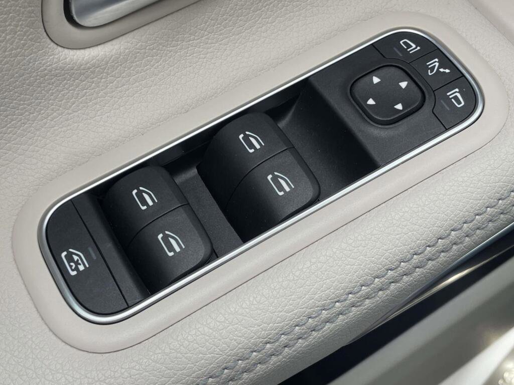 Certified 2023 Mercedes-Benz CLA 250 4MATIC image 32