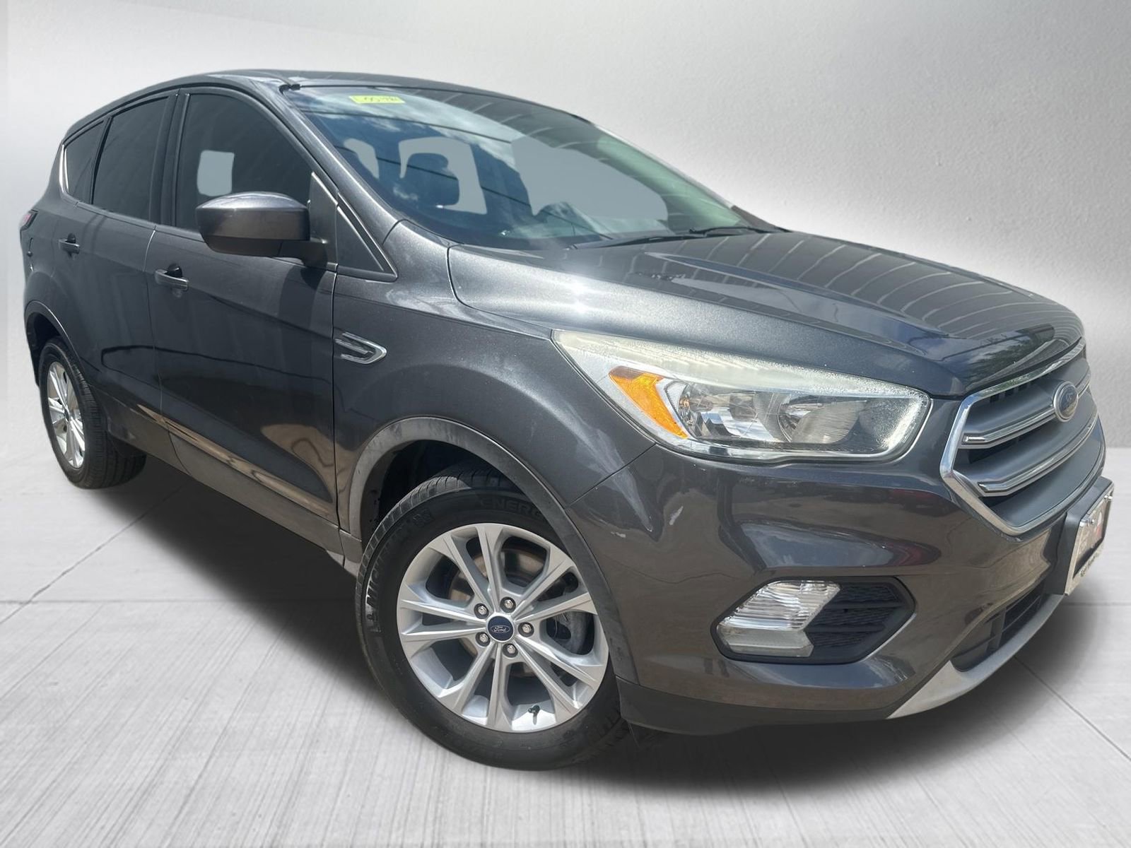 Used 2017 Ford Escape SE FWD image 3