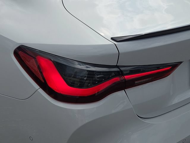 Used 2022 BMW M4 Competition w/ M Carbon Exterior Package RWD image 10