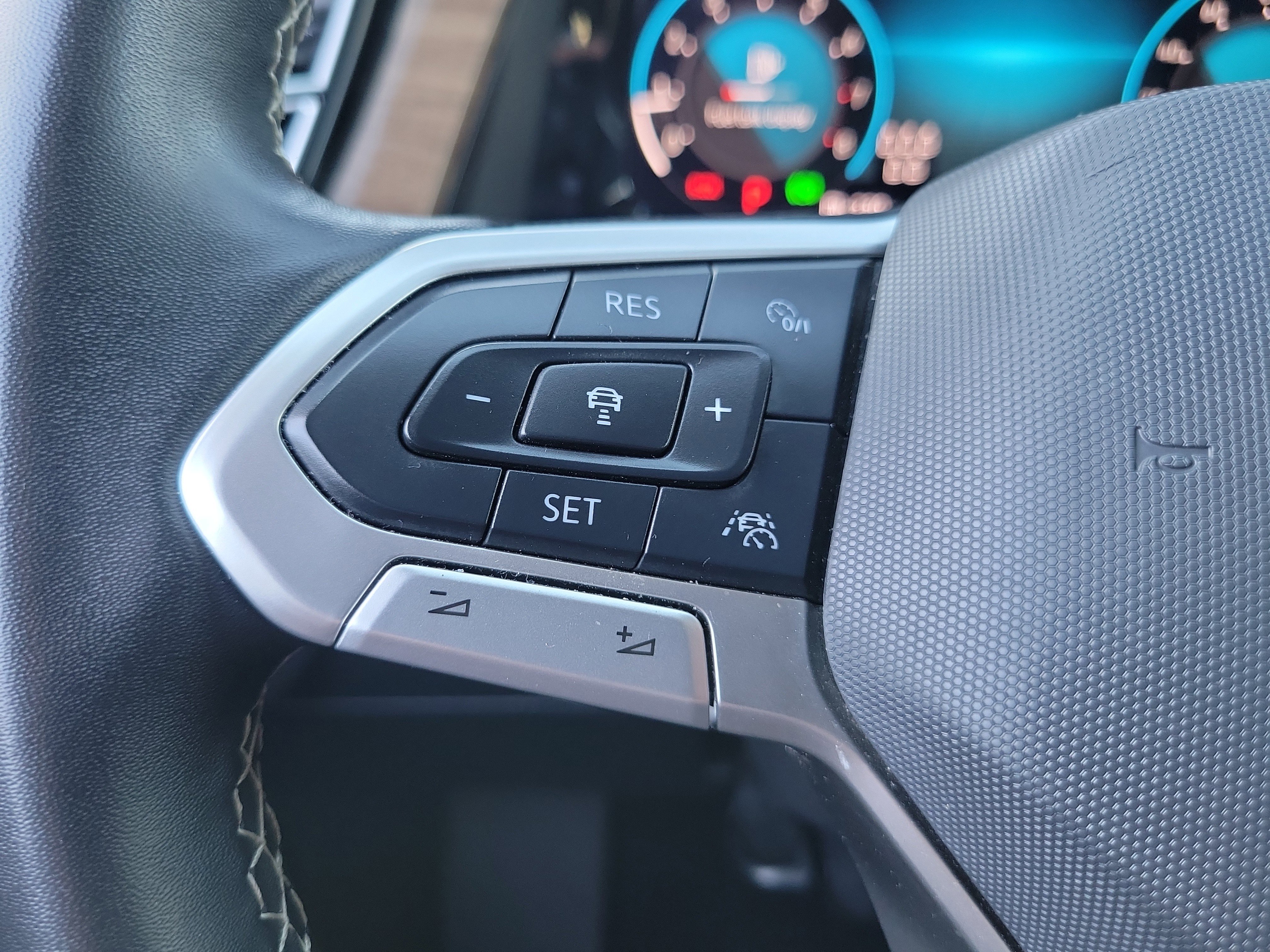 Used 2024 Volkswagen Atlas SE image 7