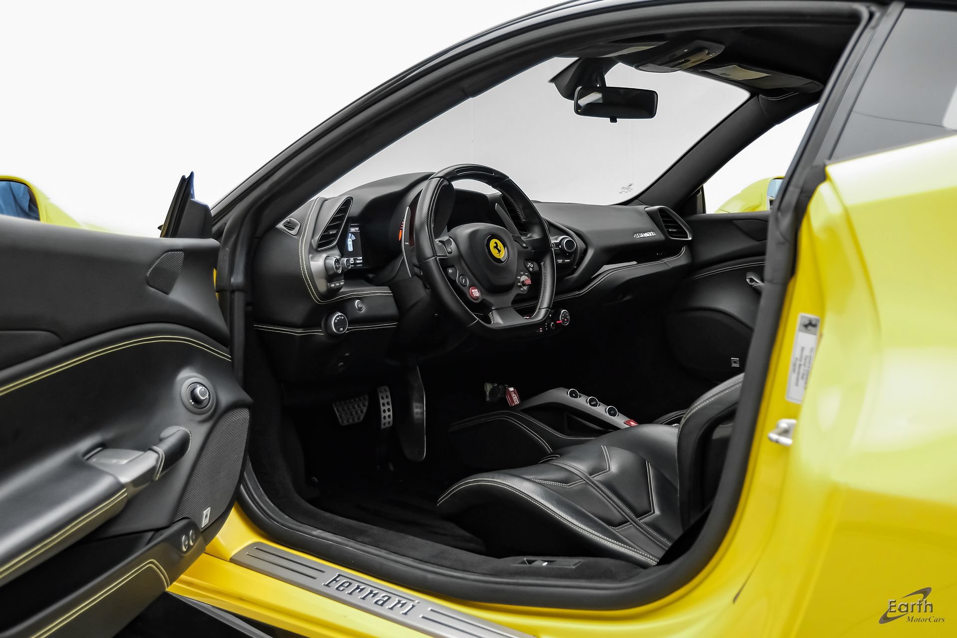 Used 2019 Ferrari 488 GTB RWD image 42