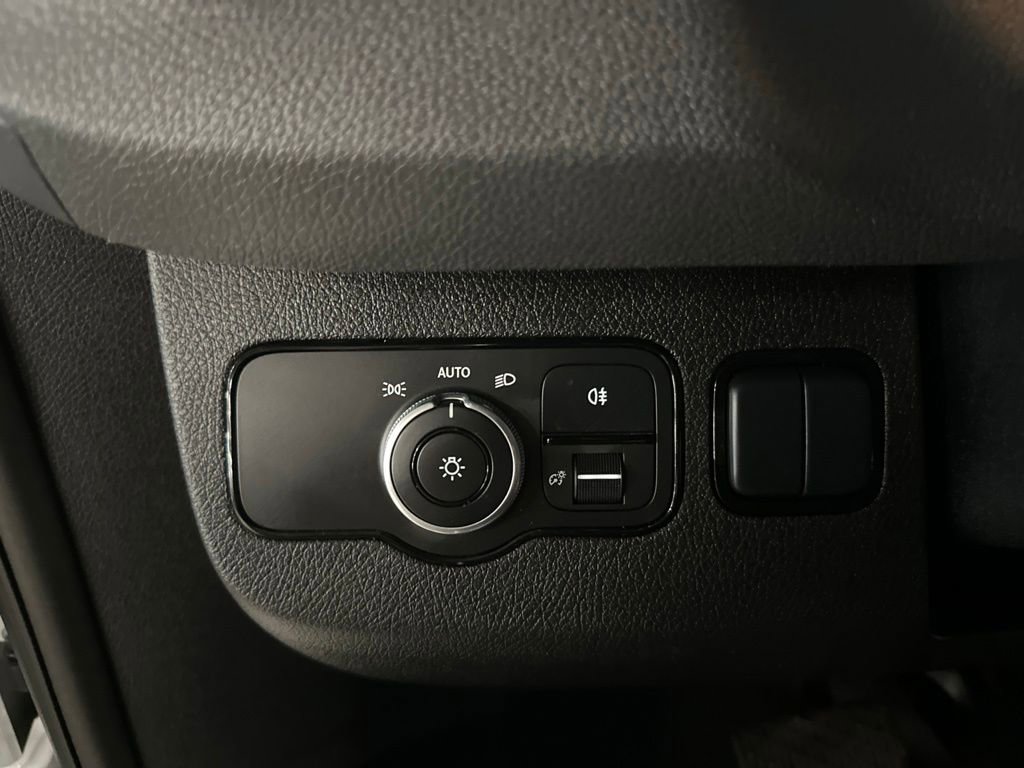 Used 2022 Mercedes-Benz Sprinter 1500 image 19