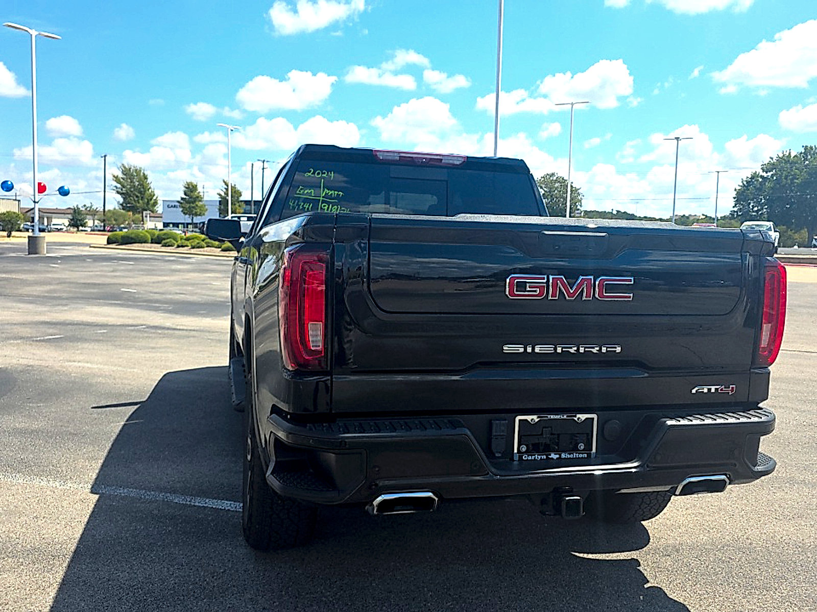 Used 2024 GMC Sierra 1500 AT4 w/ Technology Package AWD/4WD image 27