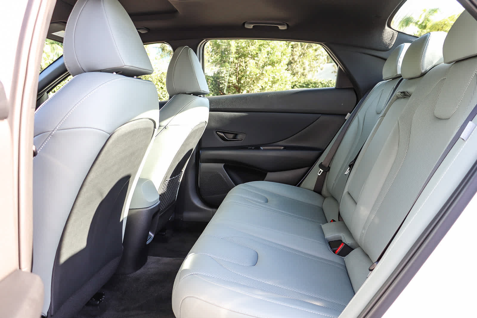 Used 2025 Hyundai Elantra Limited FWD image 19
