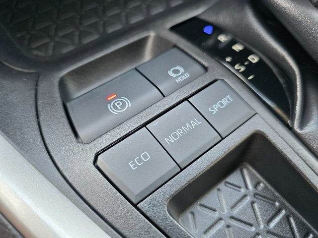 Used 2022 Toyota RAV4 XLE Premium image 30