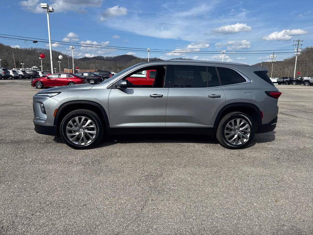 Used 2025 Buick Enclave Preferred image 2