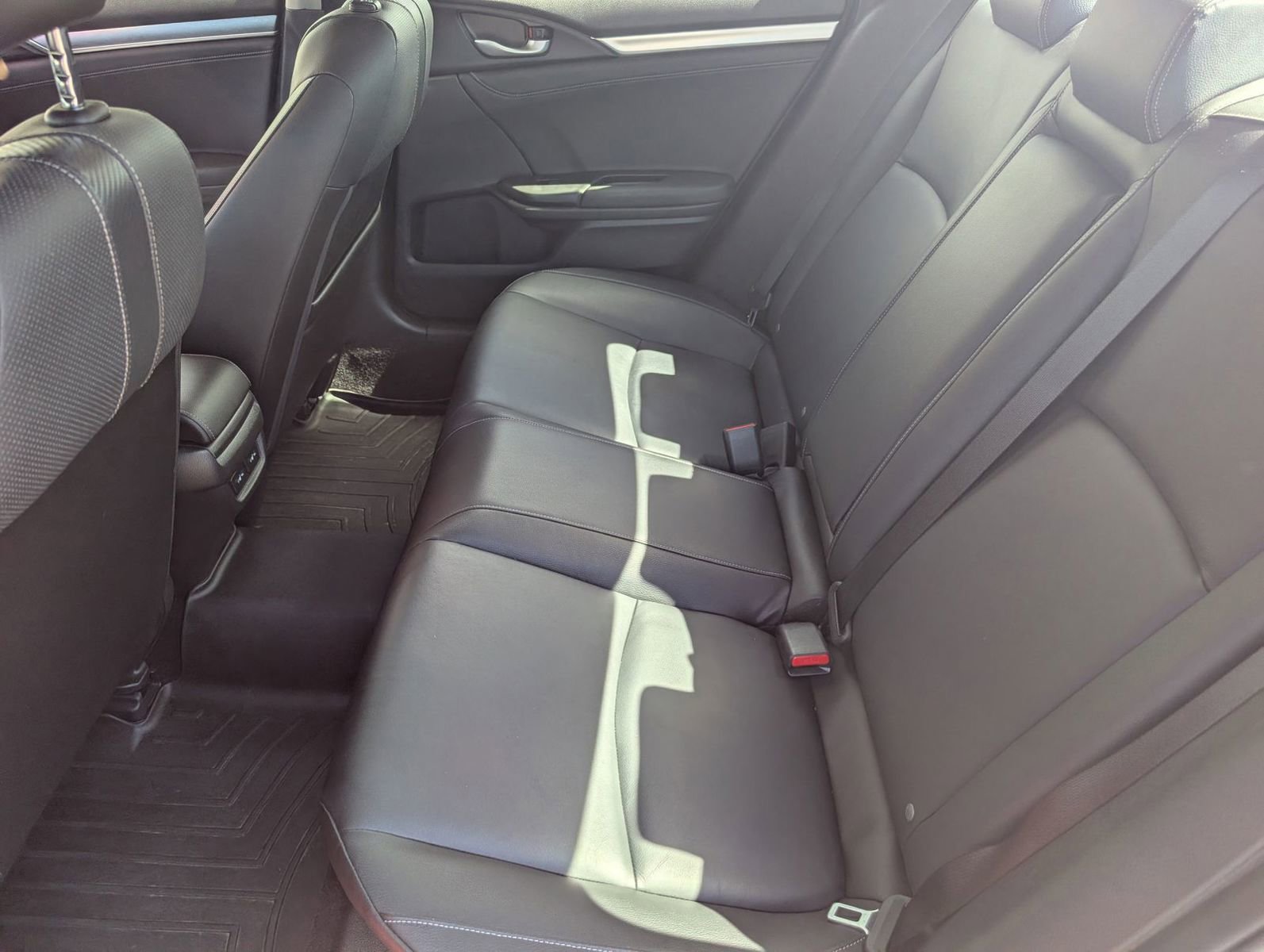 Used 2018 Honda Civic Touring image 11