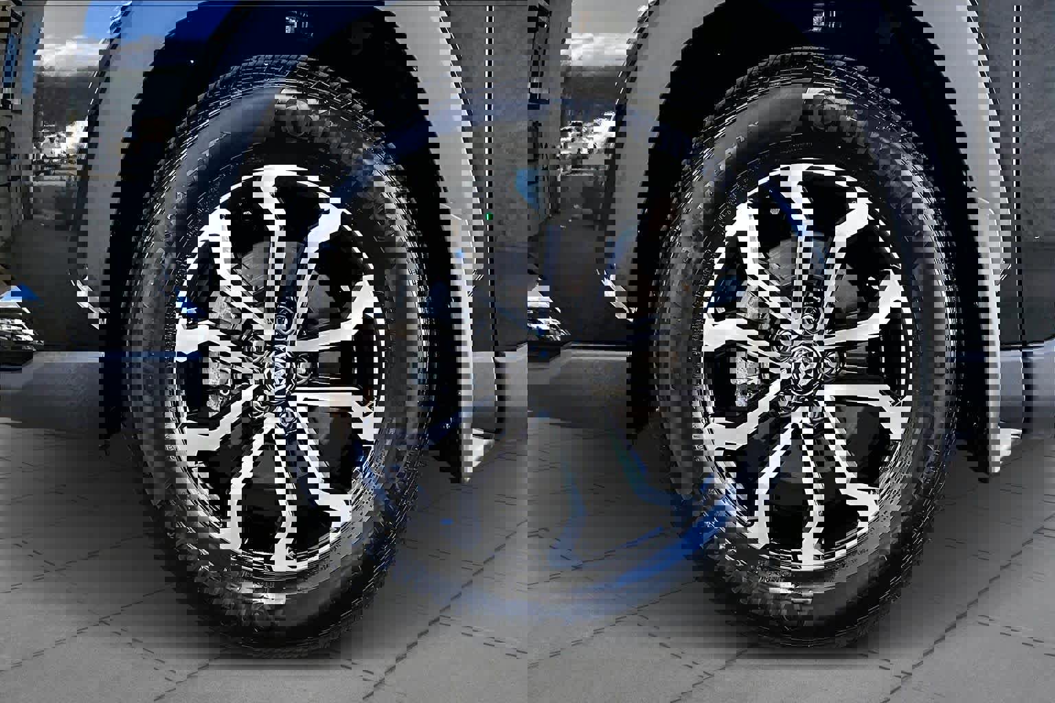 Used 2024 Toyota Corolla Cross SE image 10