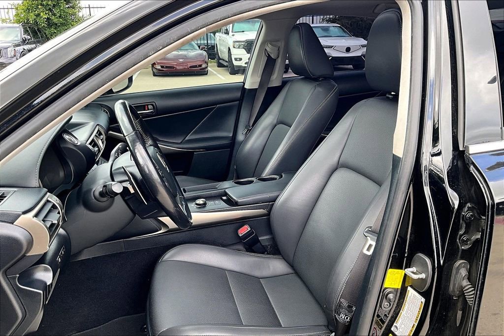 Used 2016 Lexus IS 200t image 30