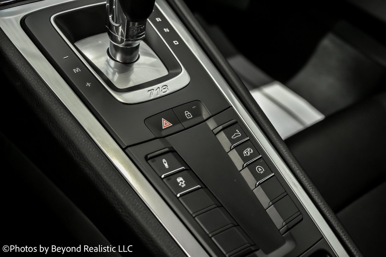 Used 2023 Porsche 718 Cayman T w/ Sport Chrono Package image 37