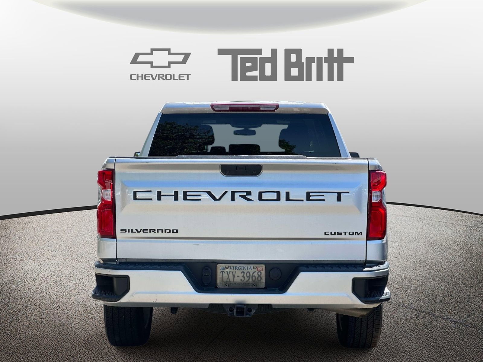 Used 2022 Chevrolet Silverado 1500 Custom w/ LPO, Dark Essentials Package AWD/4WD image 3
