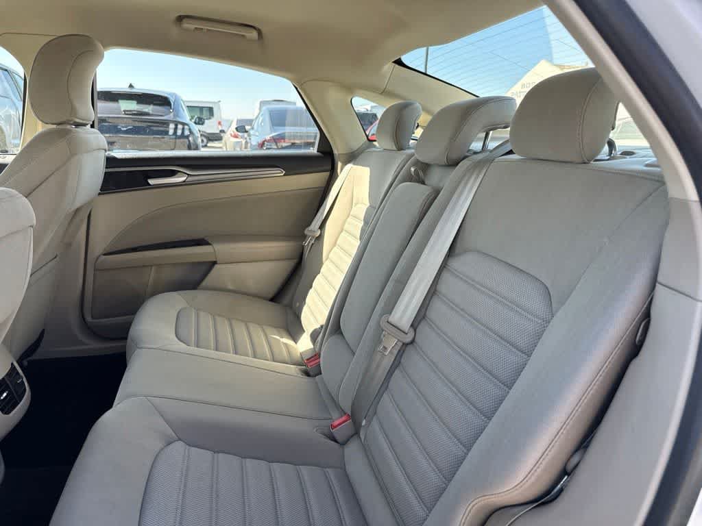 Used 2019 Ford Fusion SE FWD image 13