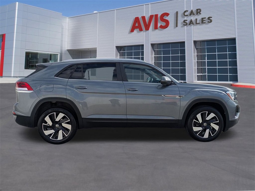 Used 2025 Volkswagen Atlas Cross Sport SE image 5