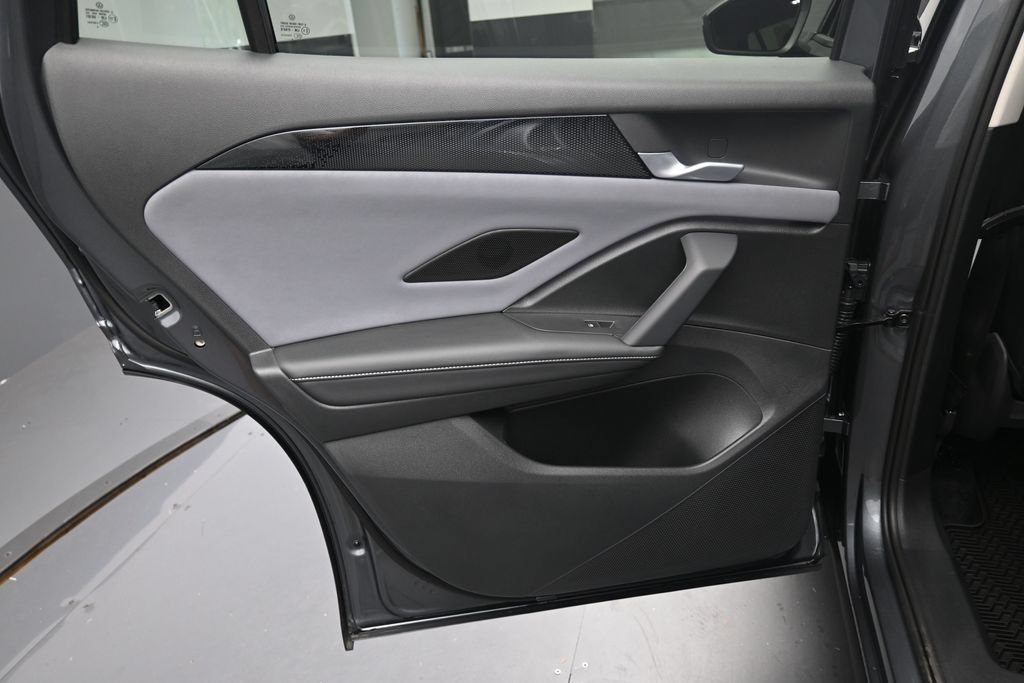 New 2026 Volkswagen Tiguan SE FWD image 22