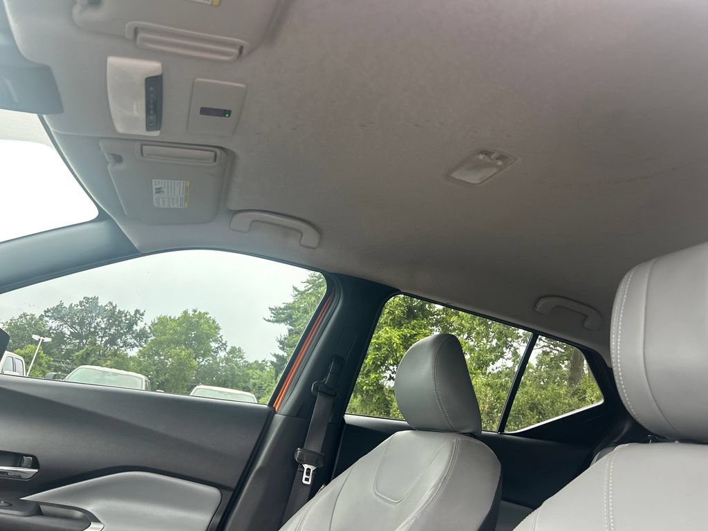 Used 2023 Nissan Kicks SR w/ SR Premium Package FWD image 25