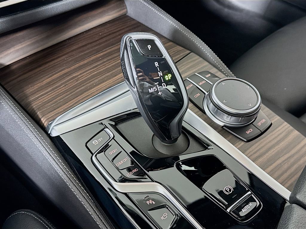 Used 2021 BMW 530i xDrive w/ M Sport Package AWD/4WD image 17