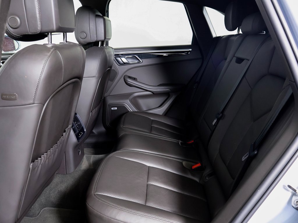 Certified 2023 Porsche Macan S w/ Premium Package Plus image 9
