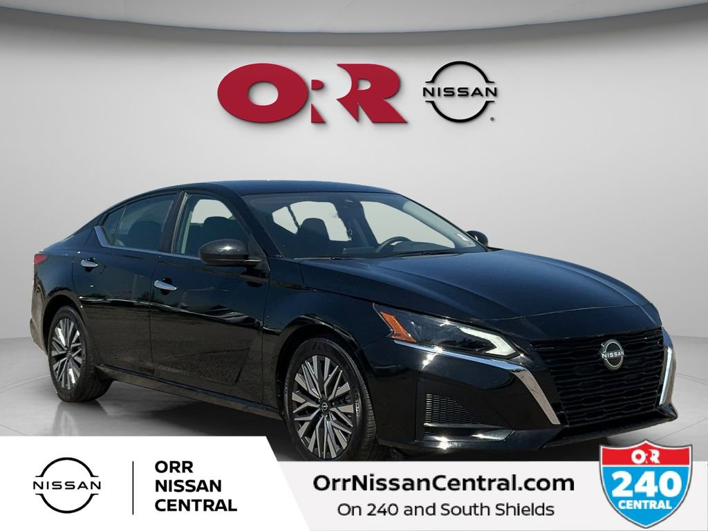 Used 2025 Nissan Altima 2.5 SV FWD image 3